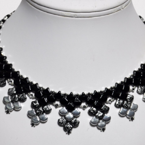 collier-perles-ginkgo-noir-argent